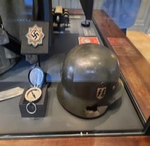 1942 Stahlhelm 1935 M 42  SS Arnehm