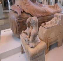 Sarcophage Urne des Epoux Cerveteri Le Louvre